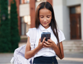 CCJ da Câmara flexibiliza texto e aprova projeto para restringir uso de celulares nas escolas
