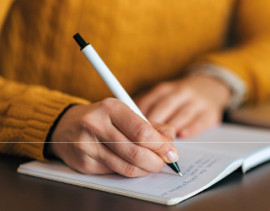 Escrever à mão ajuda no aprendizado, aponta estudo